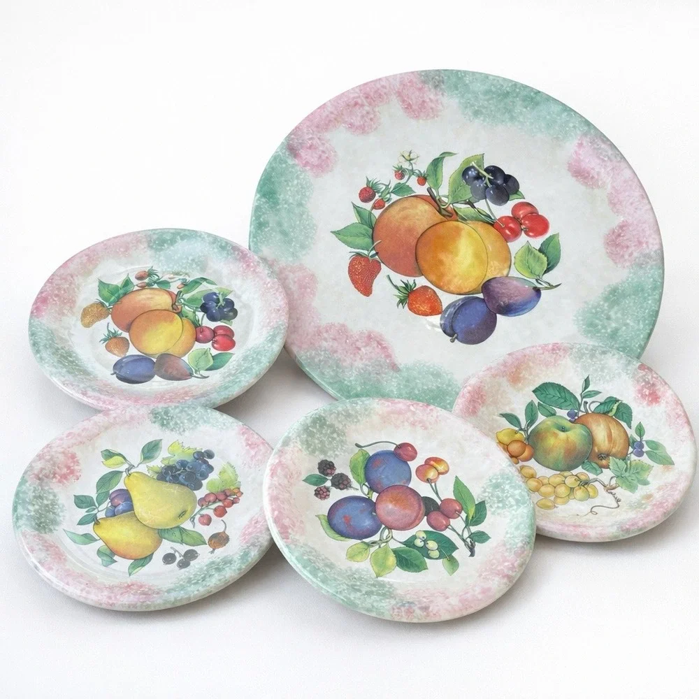 Due Torri Ceramica Italy Fruit Serving Set Platter‎ & 4 Plates Pink Green Border
